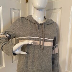 Victoria's Secret Gray and Cream Women’s Cropped Sweatshirt sz medium